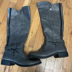 Lightly used grey guess boots women size 7.5